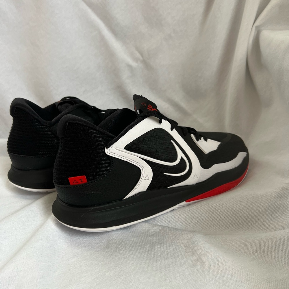 Nike Kyrie 5 Low Basketball Black and White Chile-Red Athletic Shoes - Picture 4 of 9